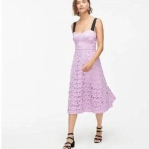 Sleeveless sweetheart midi dress in lace size 2